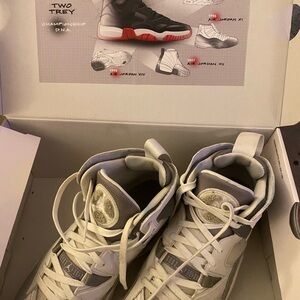 Nike Jumpman White/Grey Sneakers